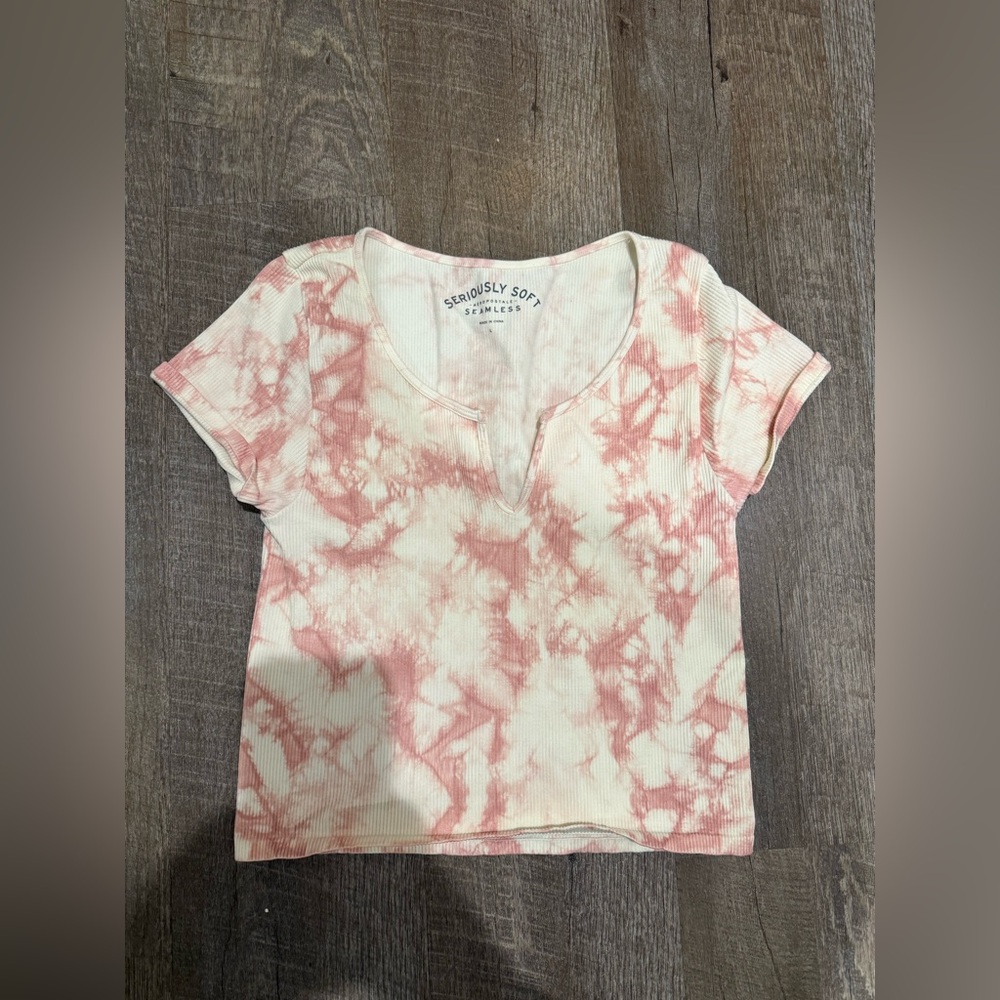 Aeropostale Blush and Cream Tie-Dye Crop Top. Size Large